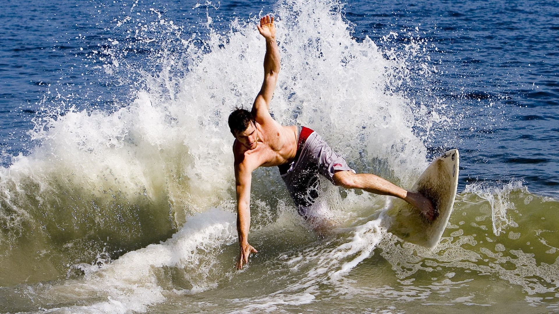 战术创新！球队应对激烈压力的秘密武器！，球队战术打法